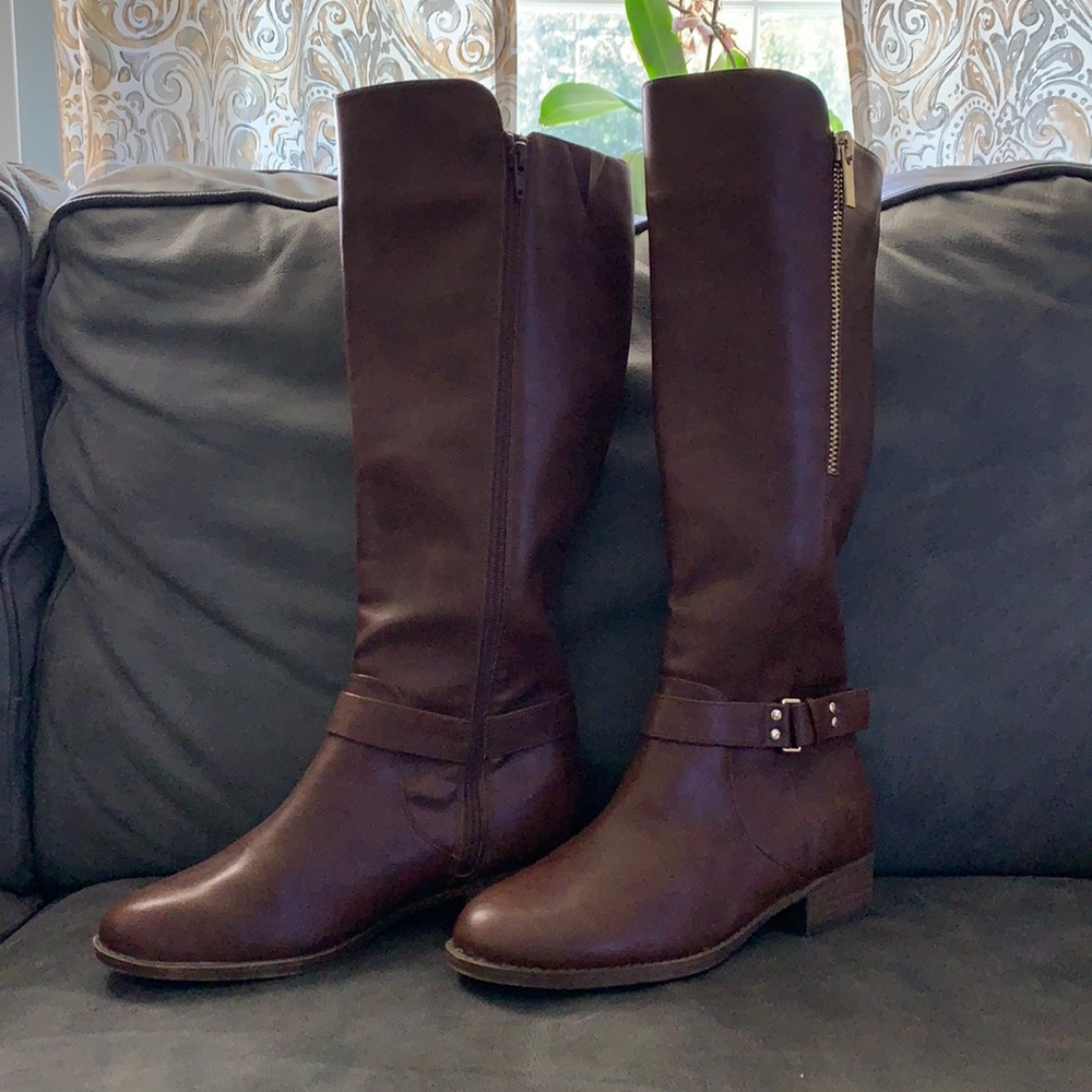 Brown Boots with Gold Zipper